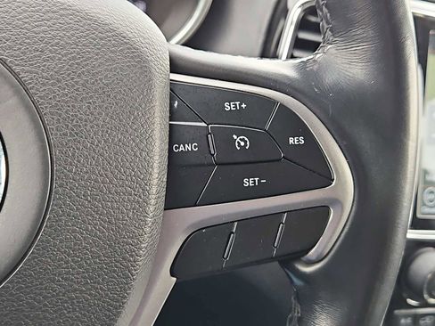 Used 2022 Jeep Grand Cherokee Limited image 26