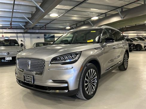 Used 2022 Lincoln Aviator Reserve w/ Equipment Group 201A image 5