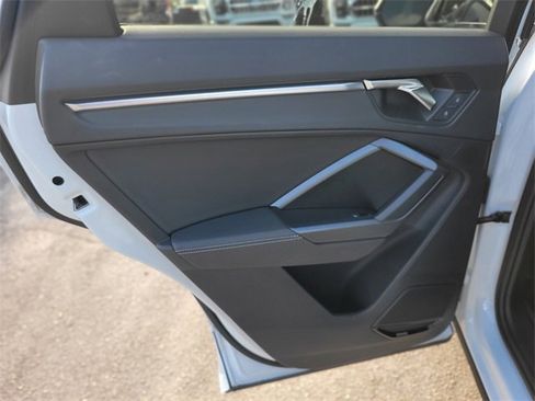 Used 2022 Audi Q3 2.0T Premium Plus image 14