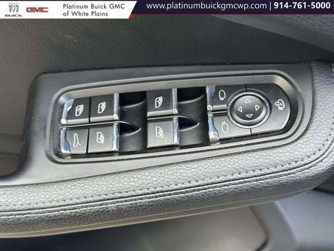 Used 2023 Porsche Macan image 19