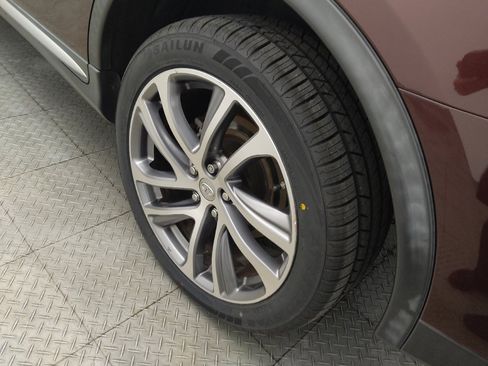 Used 2016 INFINITI QX50 2WD w/ Deluxe Touring Package image 31