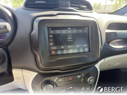 Used 2020 Jeep Renegade Latitude FWD image 19