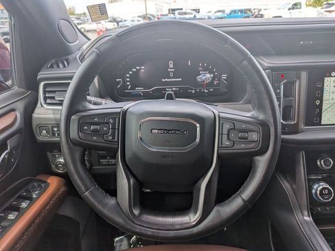 Used 2023 GMC Yukon Denali Ultimate w/ LPO, Floor Liner Package AWD/4WD image 18