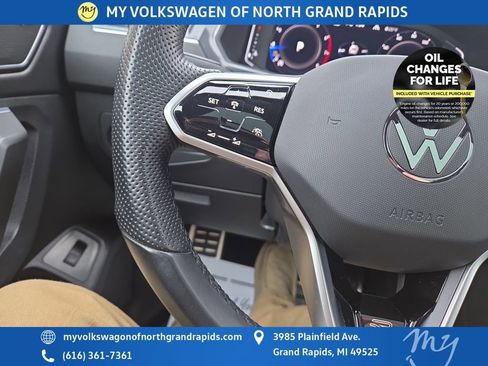 Used 2022 Volkswagen Tiguan SEL R-Line image 16
