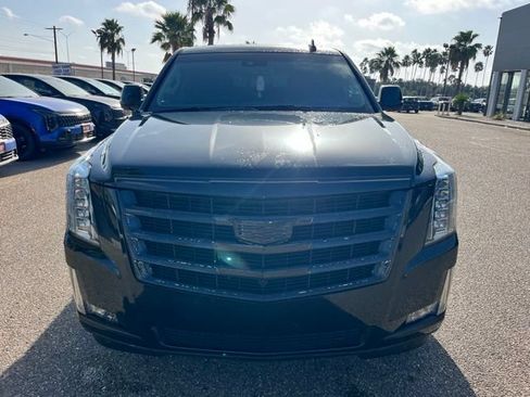 Used 2019 Cadillac Escalade Luxury RWD image 2