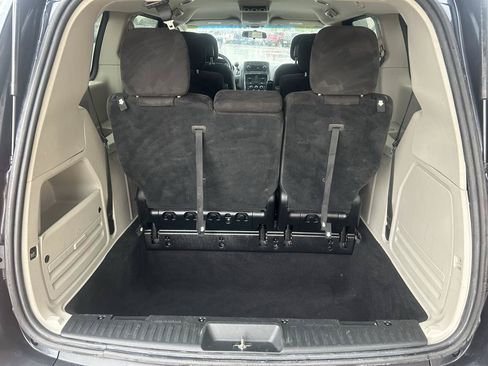 Used 2013 Dodge Grand Caravan SE FWD image 16
