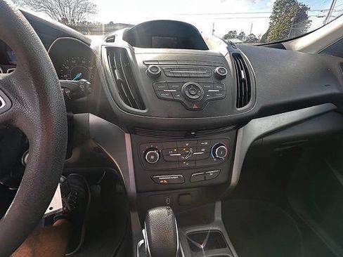 Used 2019 Ford Escape S image 11