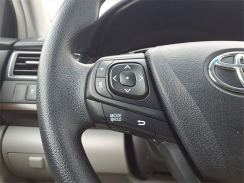 Used 2016 Toyota Camry LE image 15