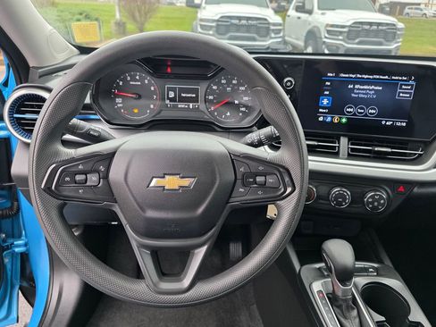 Used 2025 Chevrolet Trax LS image 15