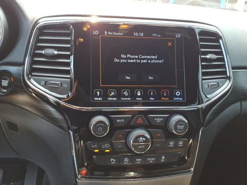 Used 2019 Jeep Grand Cherokee Altitude AWD/4WD image 20