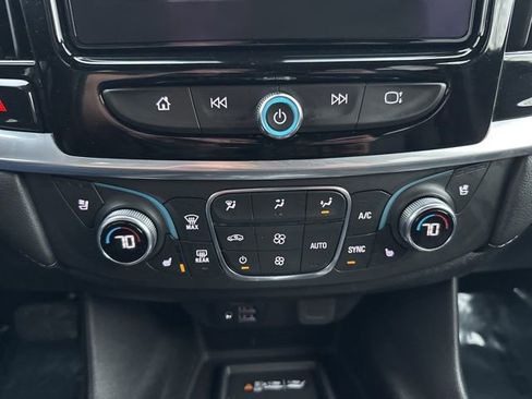 Used 2023 Chevrolet Traverse Premier image 24