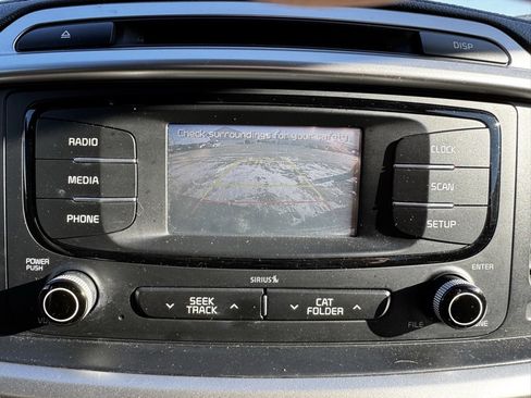 Used 2016 Kia Sorento LX image 5