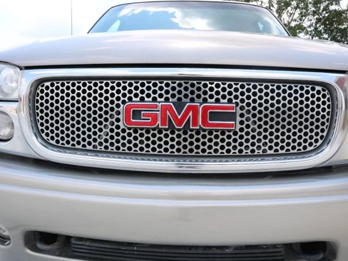 Used 2001 GMC Yukon XL Denali AWD/4WD image 57