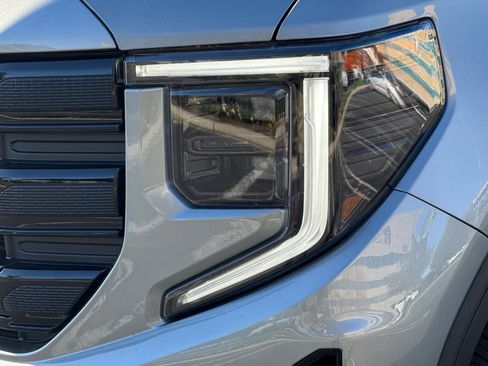 Used 2025 GMC Sierra 1500 Elevation image 49