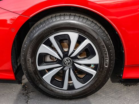 Certified 2019 Toyota Prius Prime Advanced image 28