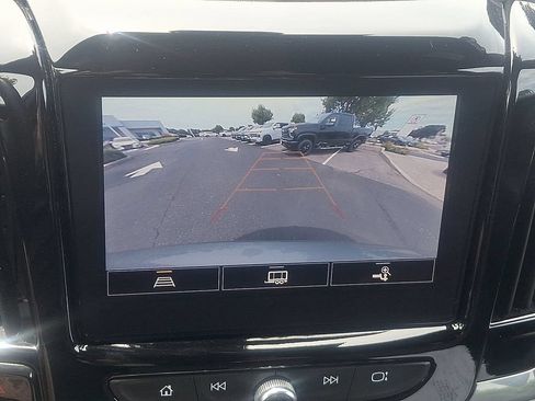 Certified 2023 Chevrolet Traverse LT FWD image 19