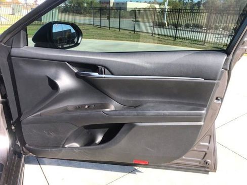 Used 2023 Toyota Camry SE image 31