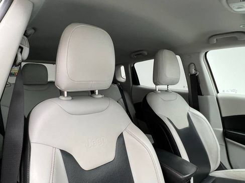 Used 2019 Jeep Compass Limited w/ Safety & Security Group FWD image 8