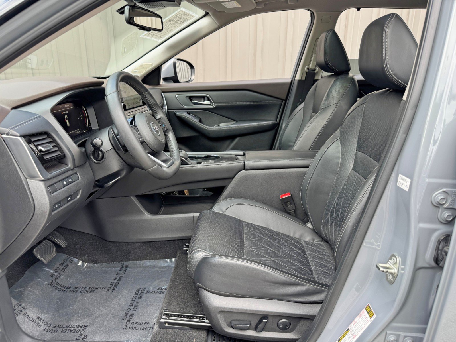 Used 2021 Nissan Rogue Platinum FWD image 16