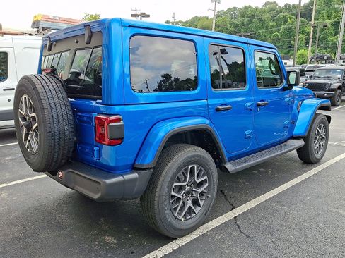 New 2026 Jeep Wrangler Unlimited Sahara AWD/4WD image 3