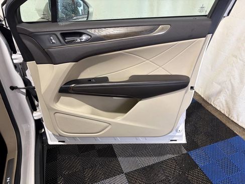 Used 2018 Lincoln MKC Reserve w/ Lincoln MKC Climate Package image 12