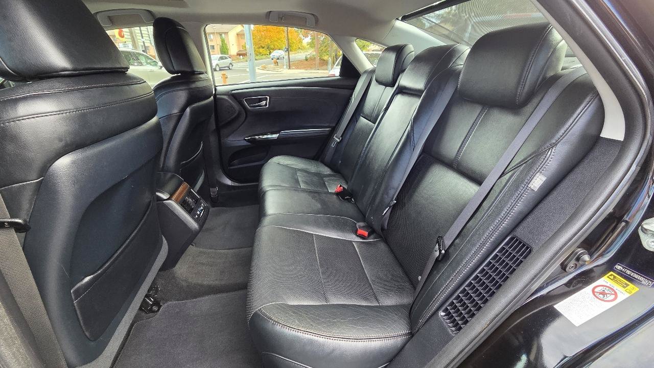 Used 2013 Toyota Avalon Limited FWD image 16