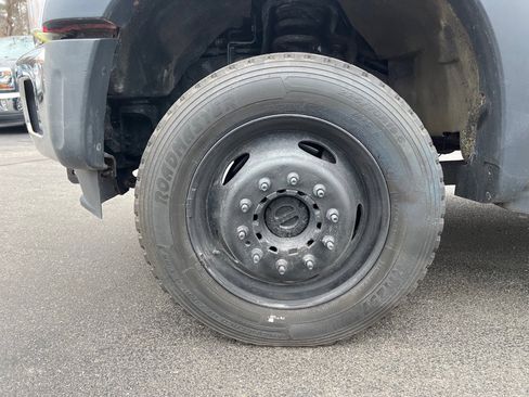 Used 2015 Ford F550 4x4 Regular Cab Super Duty image 33