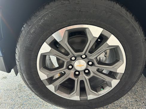 New 2026 Chevrolet Suburban LT w/ Comfort Package image 33