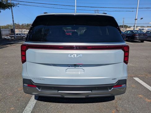 Used 2025 Kia Carnival SX image 5
