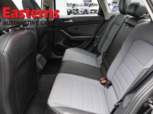 Used 2025 Volkswagen Jetta SE FWD image 20