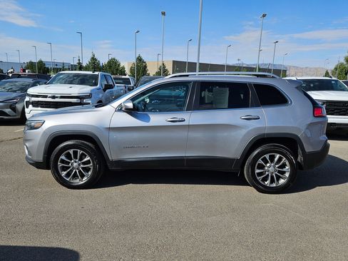 Used 2019 Jeep Cherokee Latitude Plus AWD/4WD image 7