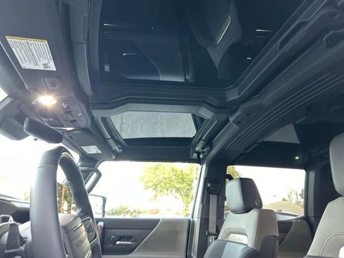 Used 2025 GMC Hummer EV 3X w/ Extreme Off-Road Package AWD/4WD image 21
