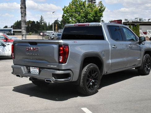 Used 2025 GMC Sierra 1500 Elevation w/ X31 Off-Road Package AWD/4WD image 8