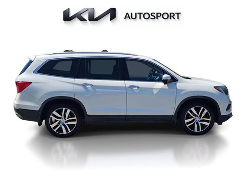 Used 2017 Honda Pilot Touring image 7