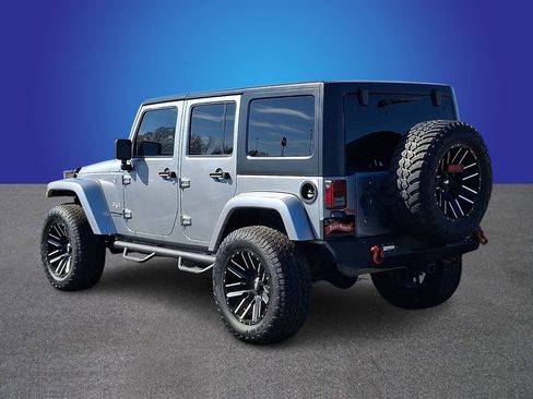 Used 2018 Jeep Wrangler Unlimited Sahara w/ Connectivity Group image 6