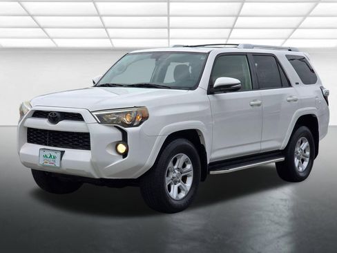 Used 2016 Toyota 4Runner SR5 Premium RWD image 2