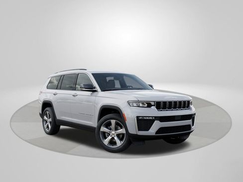 New 2026 Jeep Grand Cherokee L Limited RWD image 5