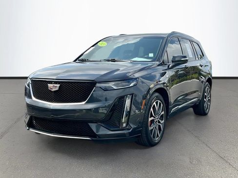 Used 2023 Cadillac XT6 Sport w/ Technology Package AWD/4WD image 3