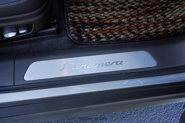 Used 2020 Porsche Panamera RWD image 52