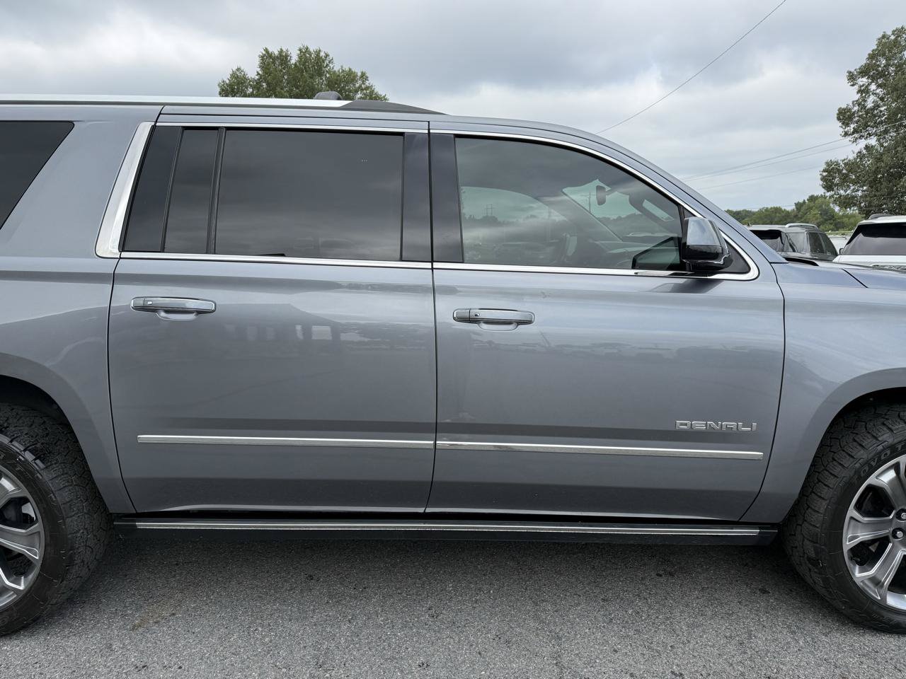 Used 2020 GMC Yukon XL Denali w/ Open Road Package AWD/4WD image 48