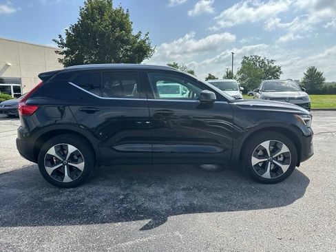 Used 2025 Volvo XC40 B5 Plus AWD/4WD image 8