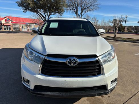 Used 2015 Toyota Highlander Limited image 2