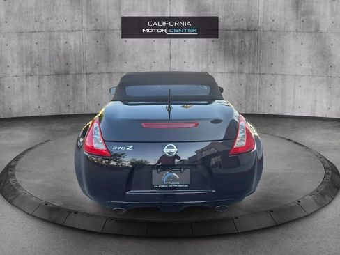 Used 2010 Nissan 370Z Roadster image 6