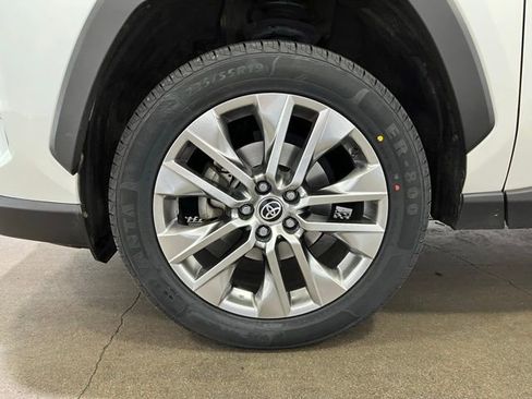 Certified 2022 Toyota RAV4 Limited image 24