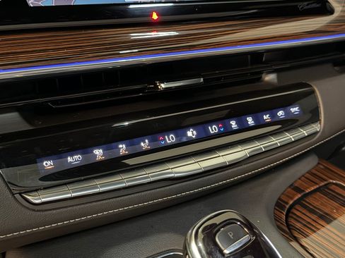 Used 2022 Cadillac Escalade ESV Premium Luxury RWD image 35