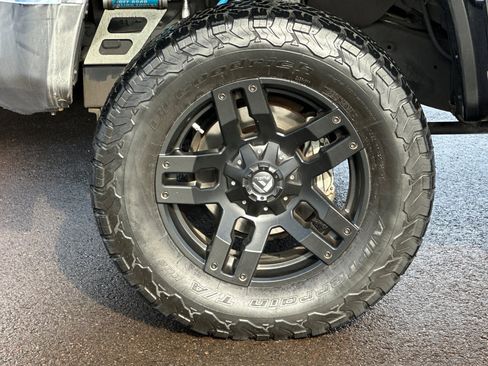 Used 2014 Toyota Tundra SR5 w/ SR5 Upgrade Package image 24