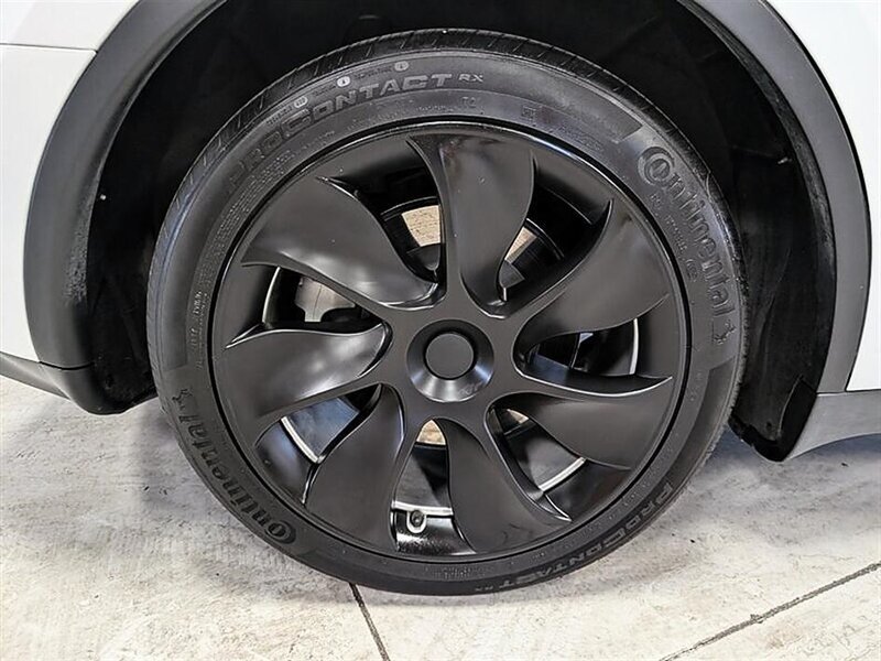 Used 2023 Tesla Model Y Long Range AWD/4WD image 13