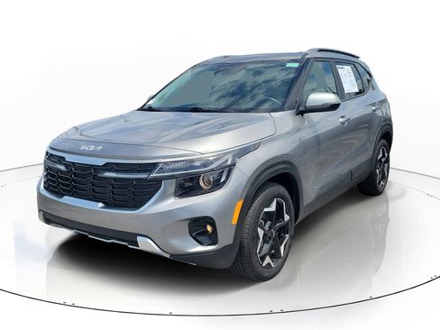 Used 2025 Kia Seltos S image 3