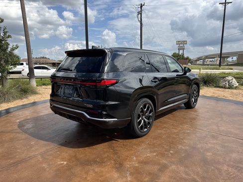 New 2026 Lexus TX 500h AWD image 2