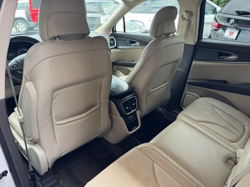 Used 2016 Lincoln MKX Reserve w/ Technology Package AWD/4WD image 16